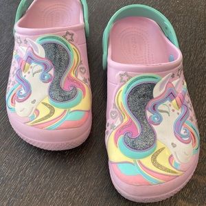 UNICORN Crocs, size j 3